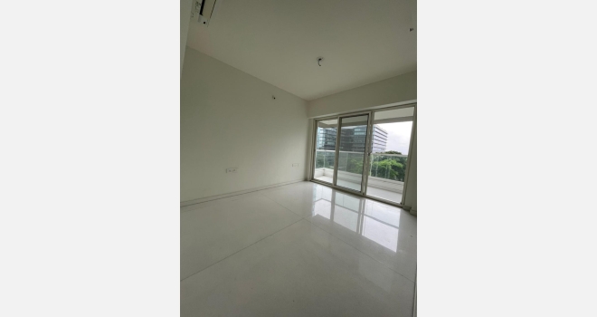 4 BHK Luxurious flat available for resale in Godrej The Trees, Vikhroli