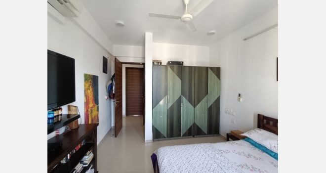 3.5 BHK with servants room for sale in Bryonny, Nahar Amrit Shakt.