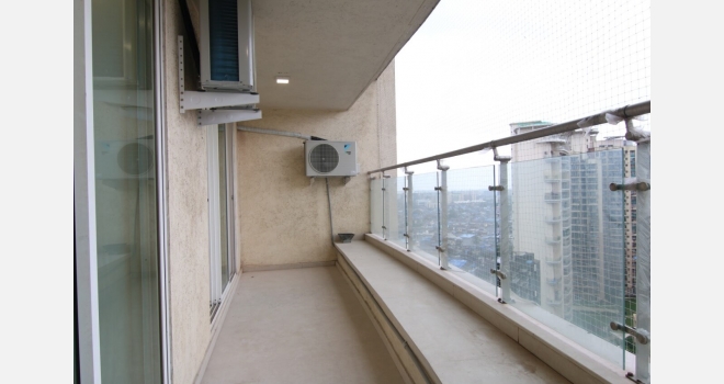 3.5 BHK premium flat for sale in Bryony Building on higher floor