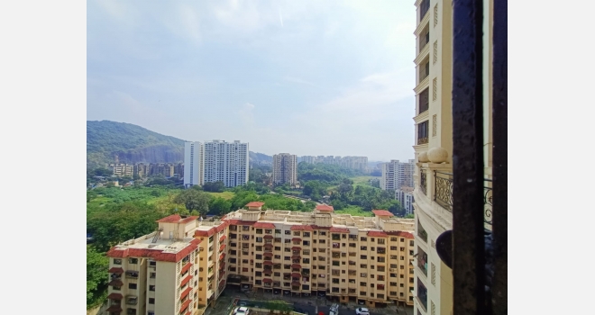 3.5 BHK with servants room for rent in Lake Homes, Lake Lucerene Building fully furnished with white goods